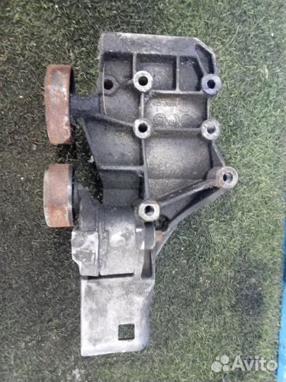 Кронштейн генератора Ford Focus 1998-2005