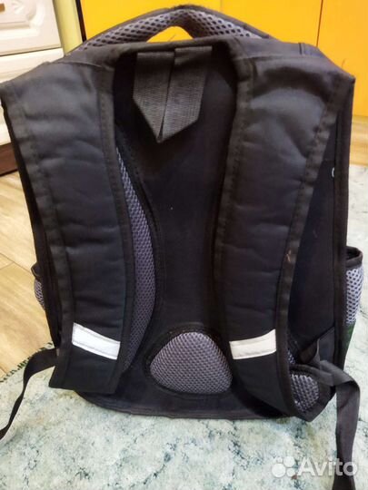 Продам школьный портфель