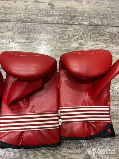 Боксерские перчатки