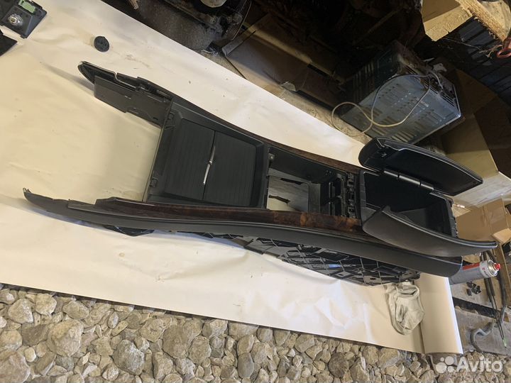 Подлокотник центральная консоль BMW X5 E70