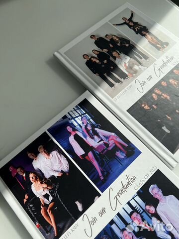 Выпускные альбомы и фотограф на выпускной