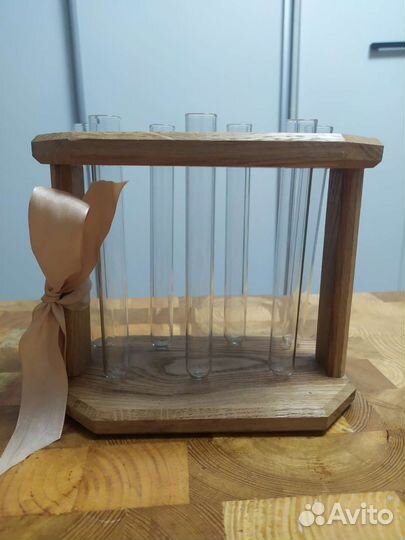 Подставка для цветов с пробиркой