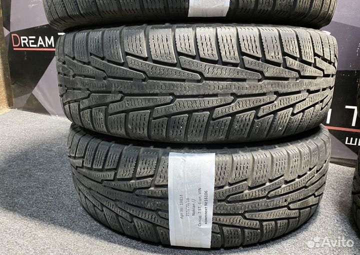 Nokian Tyres Hakkapeliitta R 215/70 R16