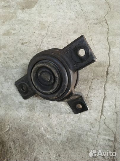 Опора двигателя правая (Hyundai Santa Fe)
