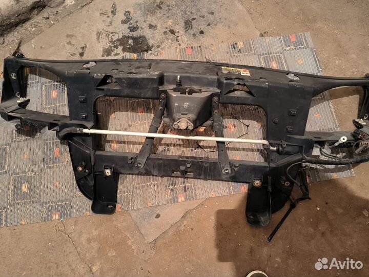 Телевизор (рамка радиатора) Ford Mondeo 3 (00-07)