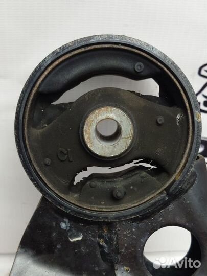 Опора двигателя Mitsubishi Outlander II (2005—2009