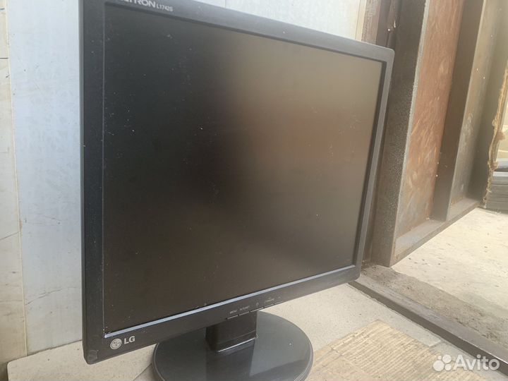Монитор LG flatron 17 дюймов не рабочий