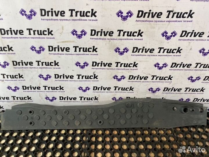 Накладка порога правая Mercedes-Benz Actros MP2