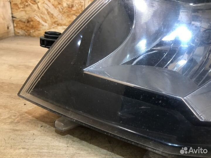 Фара передняя левая Skoda Octavia A7 liftback 1.4