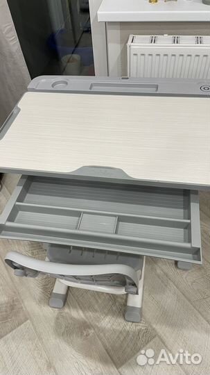 Детский письменный стол