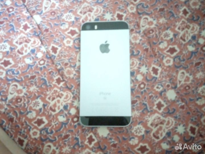 Телефон iPhone 5s