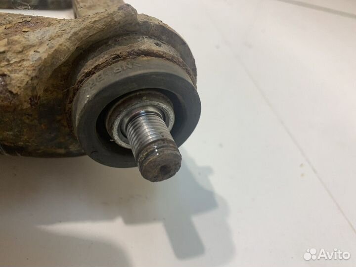 Кронштейн рычага подвески верхний правый