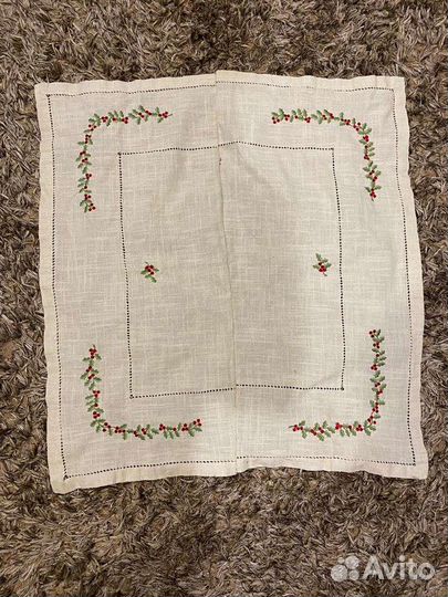 Салфетка с вышивкой лён