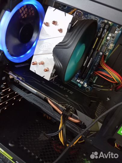 Мощный игровой компьютер с монитором