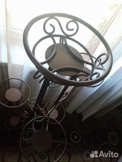 Подставка для цветов напольная металлическая