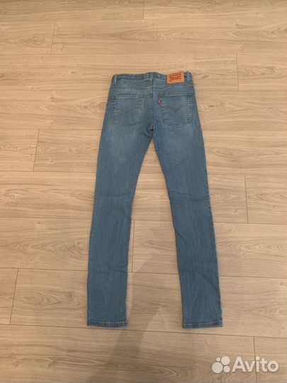 Джинсы levis