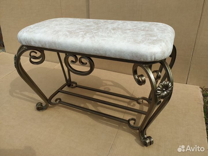 Обувница кованая с мягким сиденьем