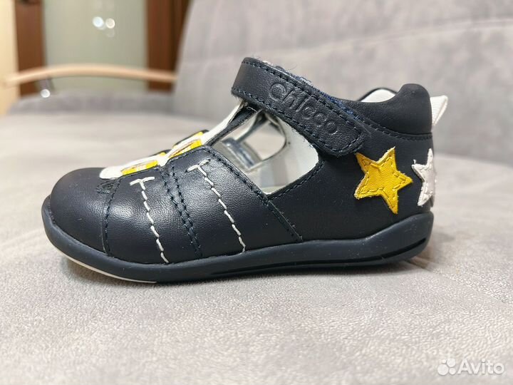 Сандалии для мальчика 21 размер новые chicco