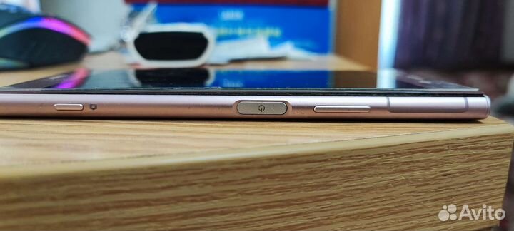 Смартфон Sony Xperia XZ1