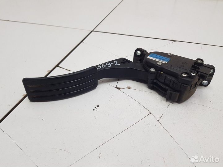 Педаль акселератора