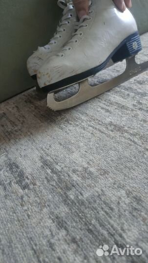 Коньки фигурные 35