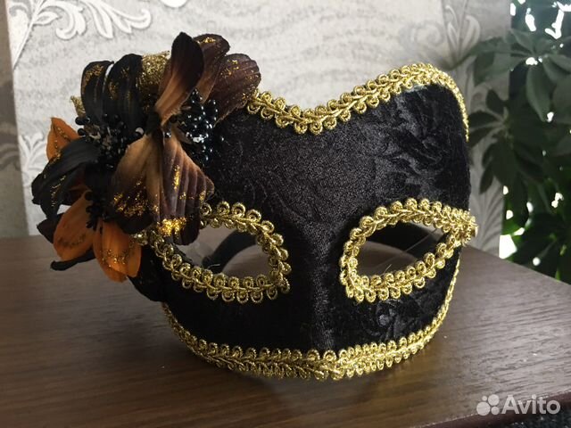 Маска карнавальная
