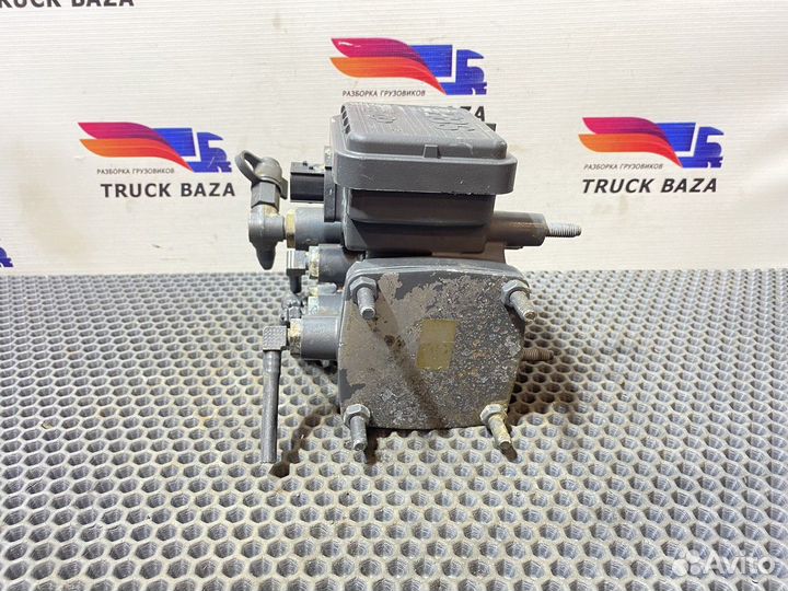 Кран управления тормозами прицепа