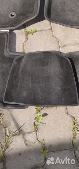 Продам комплект ковриков