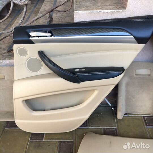 Сиденья задние и весь салон