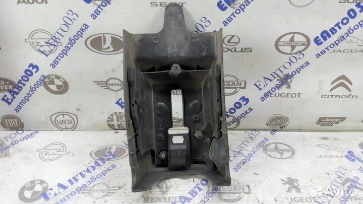 Кожух рулевой колонки нижний Ford Fusion 2002-2012