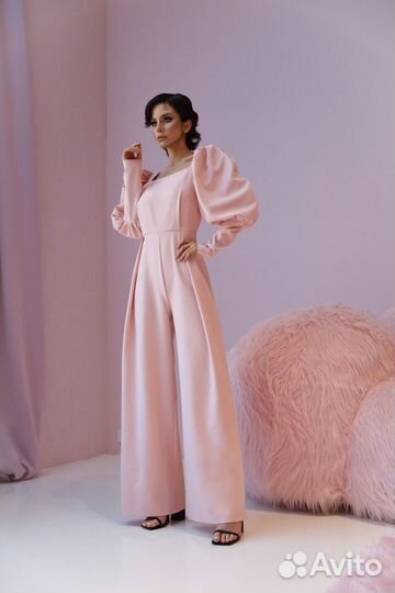 Брючный комбинезон с рукавами-буфами пудровый S