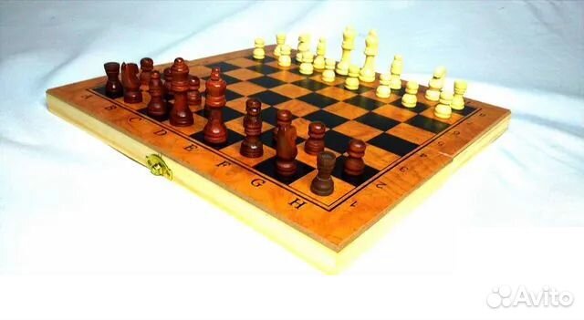 Шахматы нарды шашки из дерева новые разные