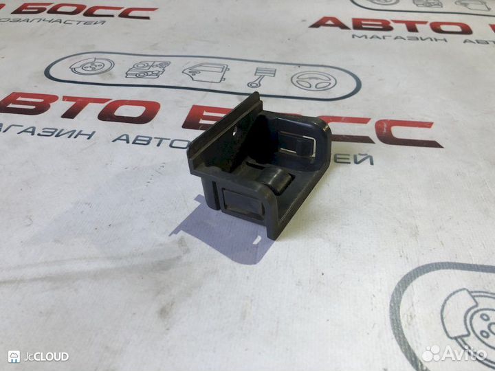 Крепление полки багажника на mitsubishi legnum EC1