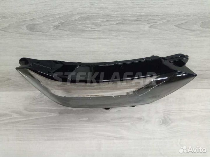 Стекло фары Volkswagen Jetta 7 (2018-2022) дорест