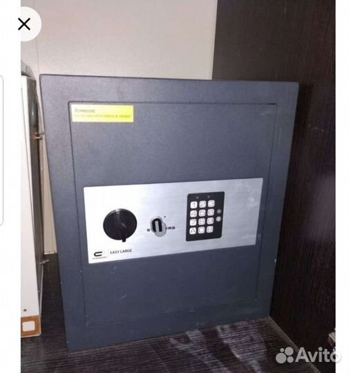 Сейф металлический