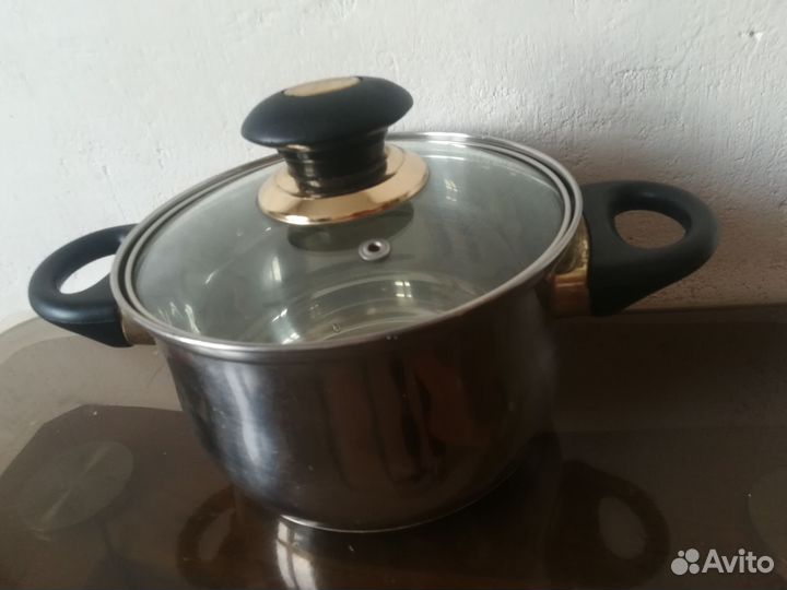 Кастрюли, ковшик