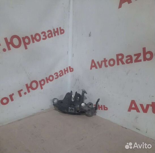 Замок капота Nissan Presage
