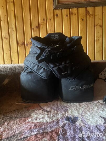 Хоккейные шорты и нагрудник bauer