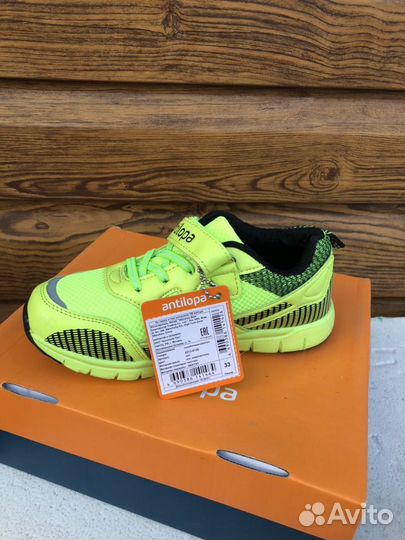 Кроссовки новые