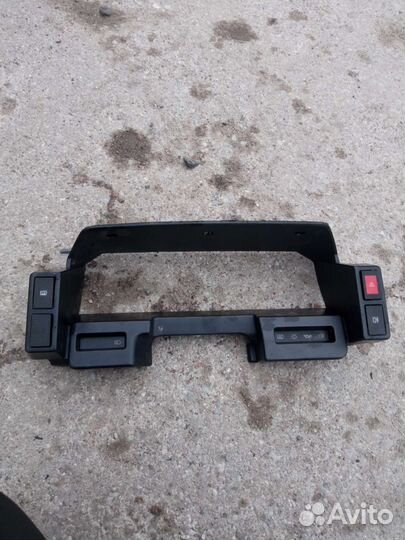 Nissan Bluebird консоль панели приборов