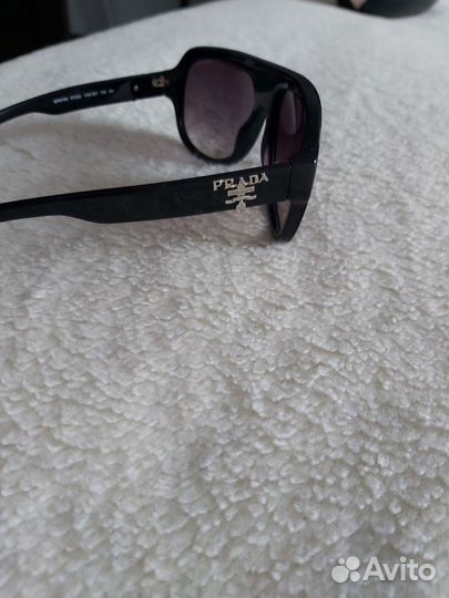 Солнцезащитные очки женские Prada
