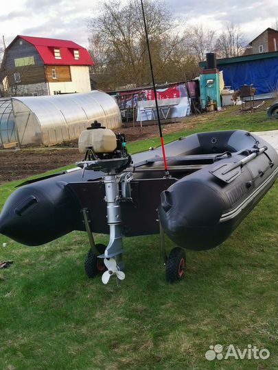 Лодка с мотором