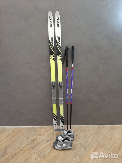 Лыжи детские 140 с ботинками на 1й класс