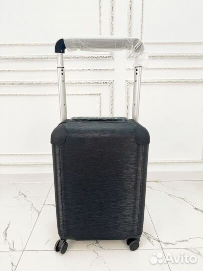 Чемодан louis vuitton