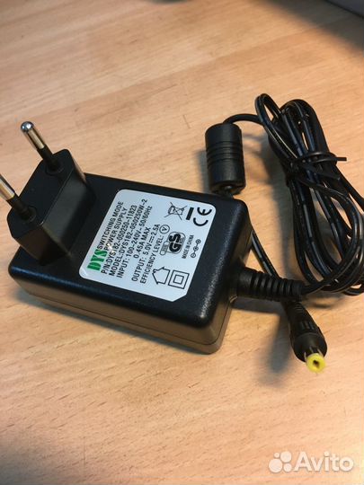 Блок питания 5 v. 2,5 A новый