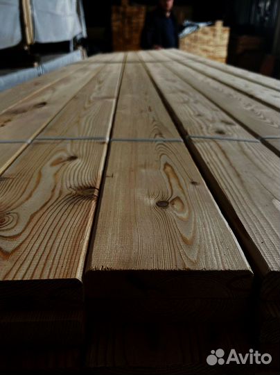 Доставка досок из лиственницы 100x100 мм