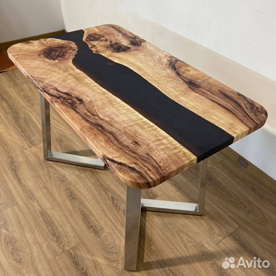 Кухонный стол 'Glad Bureau'