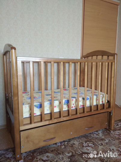 Детская кроватка