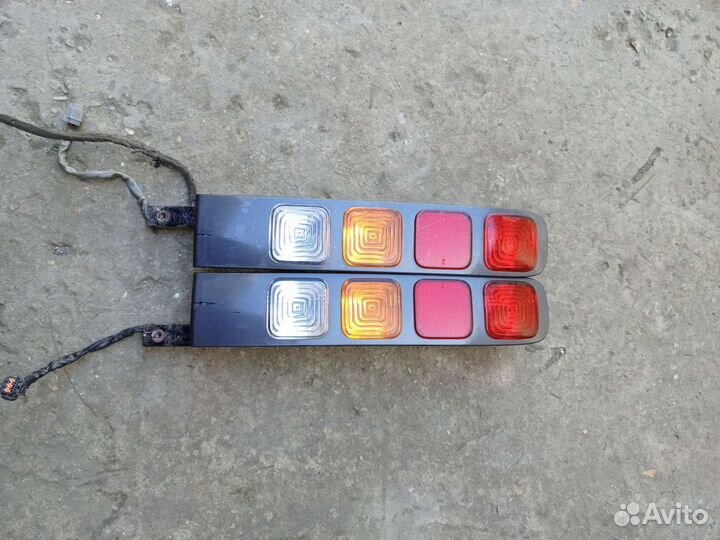 Задние фонари Nissan cube