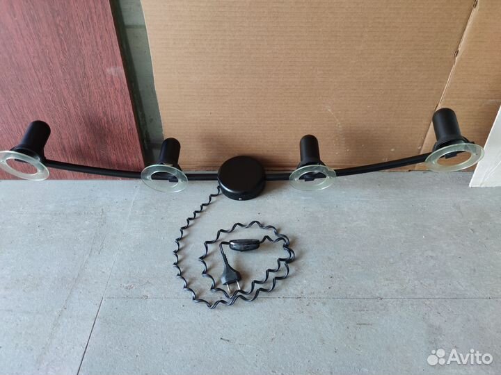 Люстра настенная